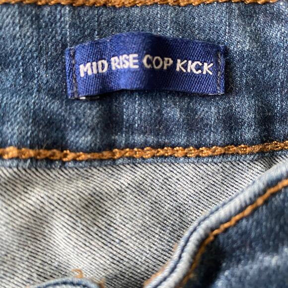 Chaps Woman's Size 6/28 Mid Rise Cop Kick Dark Wash Mid Rise Denim Jeans - Picture 6 of 8